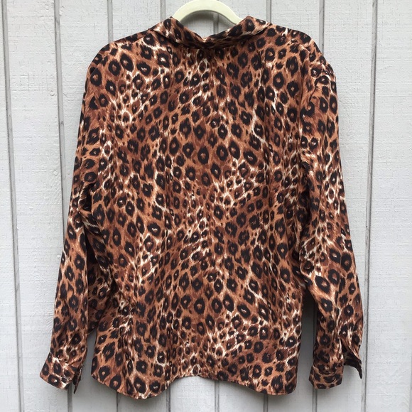 Women’s leopard print button down shirt - Picture 5 of 7